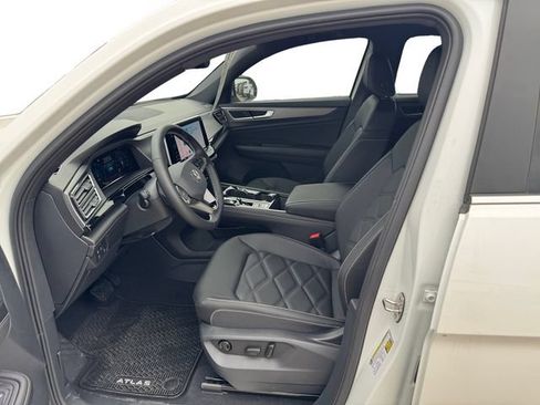 New 2026 Volkswagen Atlas Cross Sport SE FWD image 9