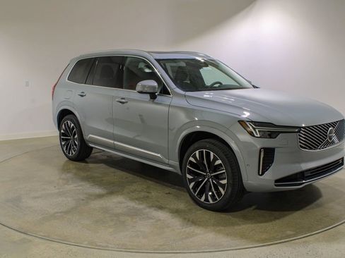 New 2026 Volvo XC90 T8 Plus w/ Protection Package Premier AWD/4WD image 7