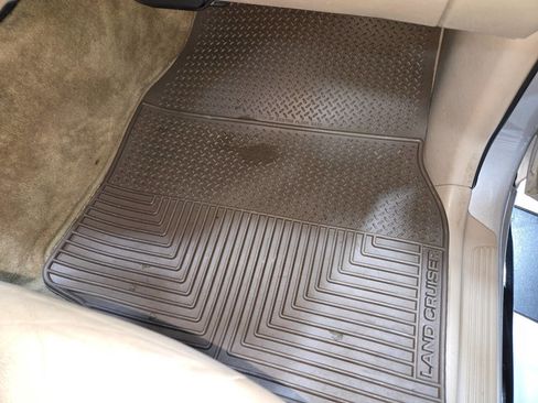 Used 2002 Toyota Land Cruiser image 60