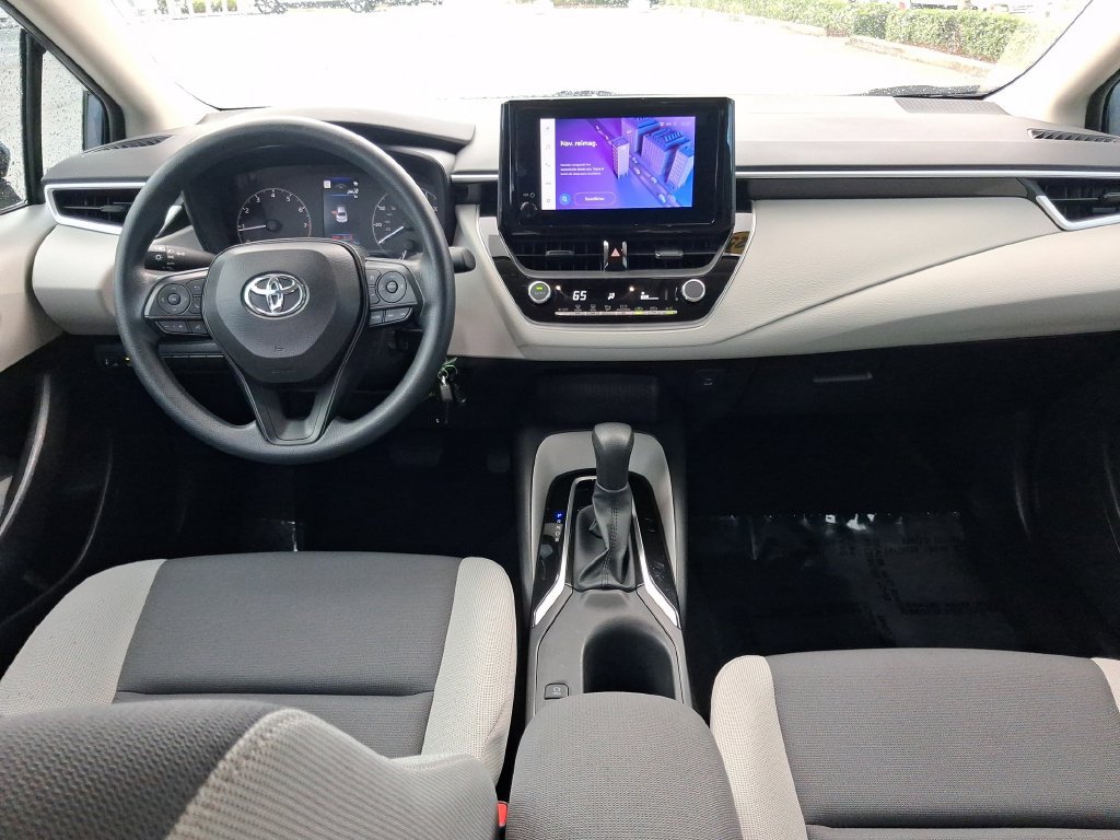 Used 2025 Toyota Corolla LE FWD image 14