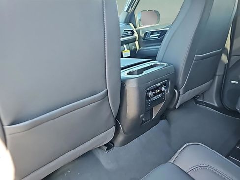 New 2026 Chevrolet Suburban RST w/ RST Capability Package image 30