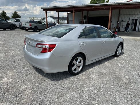 Used 2014 Toyota Camry SE image 5