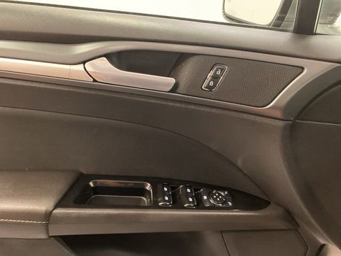 Used 2013 Ford Fusion SE FWD image 16