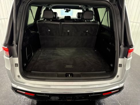 Used 2024 Jeep Wagoneer L Series II w/ Flexible Seating Group AWD/4WD image 46