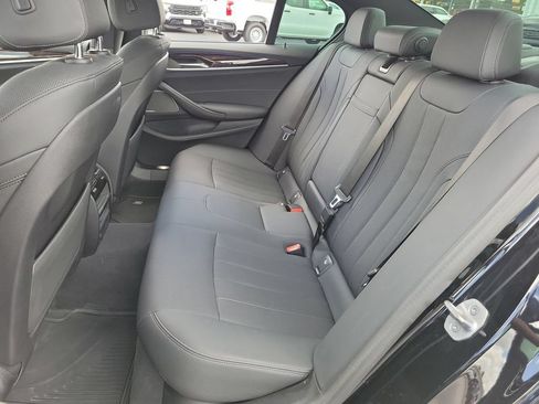 Used 2023 BMW 530i w/ Premium Package RWD image 25