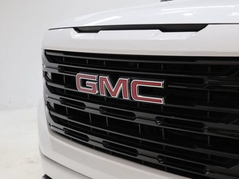 Used 2023 GMC Sierra 1500 Elevation AWD/4WD image 10