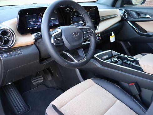 New 2026 Chevrolet Equinox ACTIV w/ Convenience Package III image 3