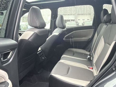 Certified 2025 Subaru Forester Limited AWD/4WD image 32