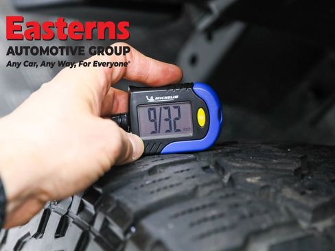 Used 2022 Jeep Wrangler Unlimited Sahara w/ Cold Weather Group image 31