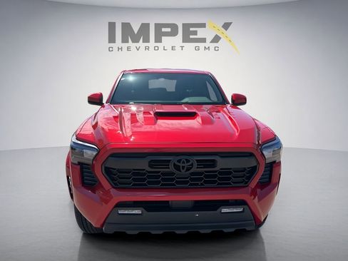 Used 2025 Toyota Tacoma TRD Sport AWD/4WD image 8