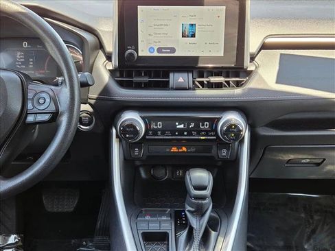 Used 2024 Toyota RAV4 XLE FWD image 15