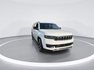 Used 2024 Jeep Wagoneer L Series III w/ Flexible Seating Group video 2