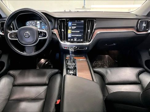 Used 2020 Volvo V60 T5 Cross Country w/ Cross Country Pro Package image 18