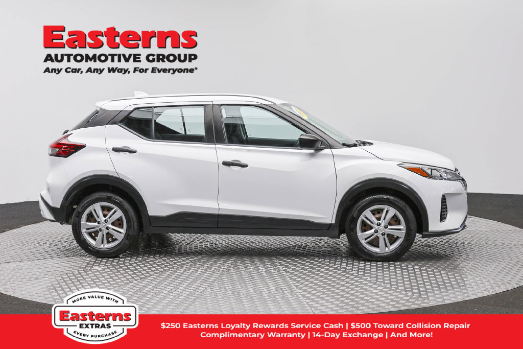 Used 2022 Nissan Kicks S FWD image 5