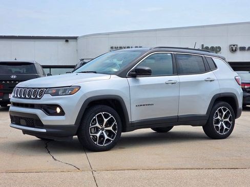 Used 2025 Jeep Compass Limited AWD/4WD image 3