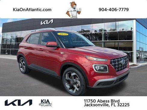 Used 2023 Hyundai Venue Limited w/ Cargo Package FWD image 1