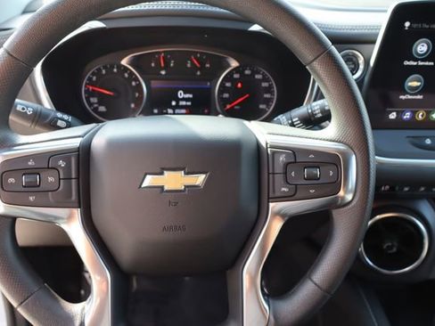 Used 2025 Chevrolet Blazer LT AWD/4WD image 30
