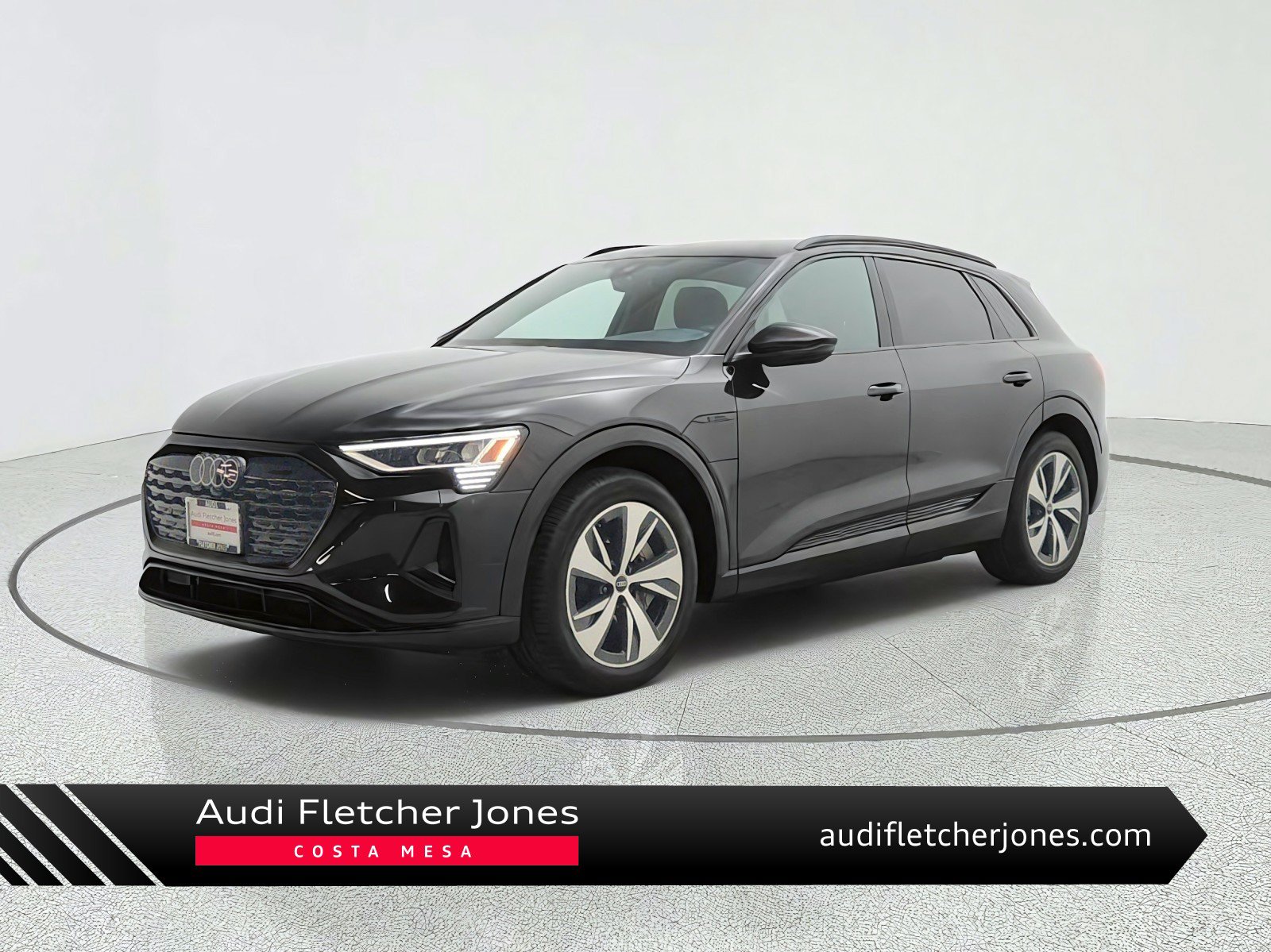 Used 2024 Audi Q8 e-tron Premium AWD/4WD image 1