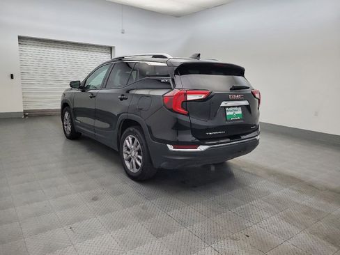 Used 2024 GMC Terrain SLT AWD/4WD image 5