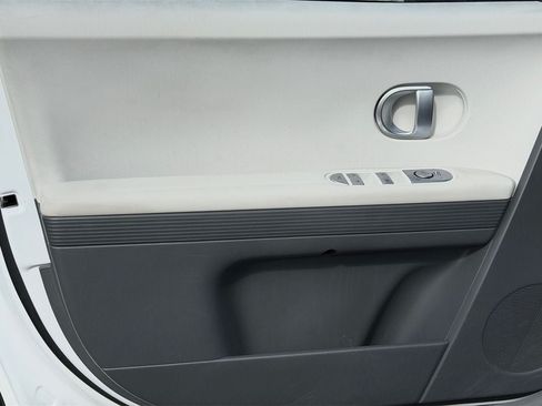 Used 2024 Hyundai Ioniq 5 SEL RWD image 21