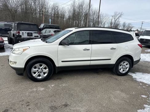 Used 2012 Chevrolet Traverse LS FWD image 3
