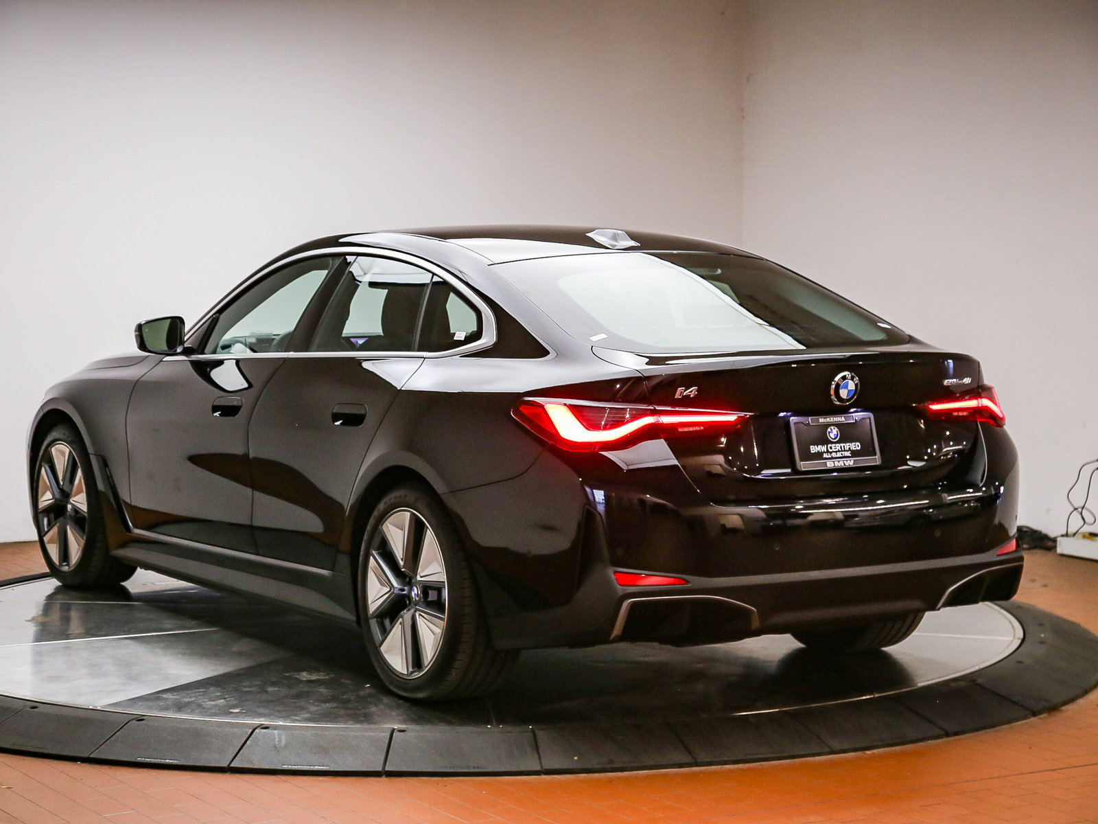 Used 2026 BMW i4 eDrive40 w/ Premium Package RWD image 5