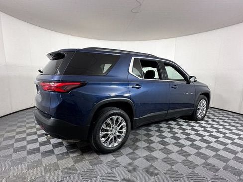 Used 2023 Chevrolet Traverse LT FWD image 4