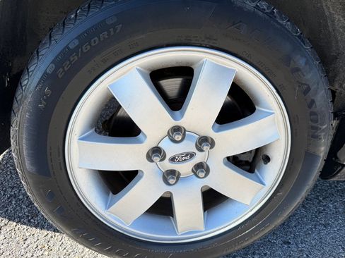 Used 2005 Ford Five Hundred SEL image 18