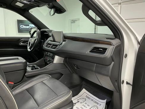 Used 2023 Chevrolet Suburban Premier AWD/4WD image 58