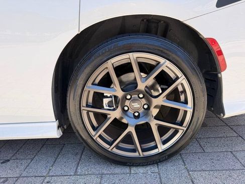 Used 2018 Dodge Charger R/T RWD image 31
