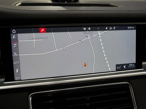 Used 2019 Porsche Panamera 4 Executive image 18