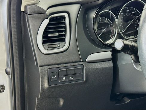 Used 2023 MAZDA CX-9 Touring image 10