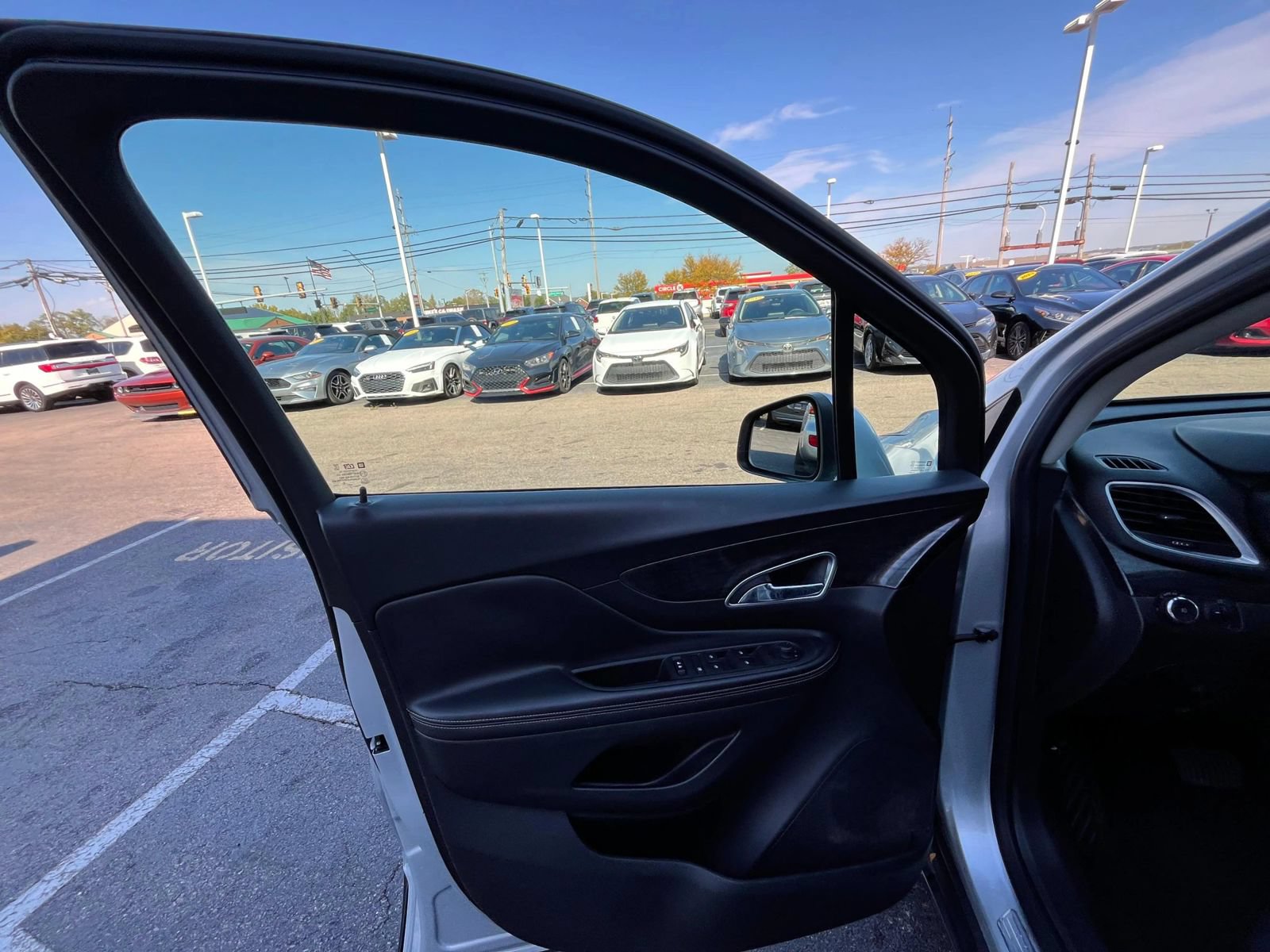 Used 2015 Buick Encore Convenience AWD/4WD image 39