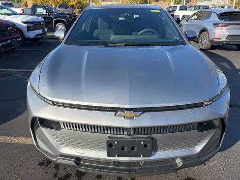 New 2026 Chevrolet Equinox EV LT image 2