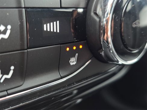 Used 2025 Chevrolet Trax LT w/ LT Convenience Package image 25