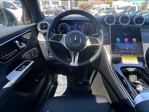 Used 2026 Mercedes-Benz GLC 300 4MATIC image 4