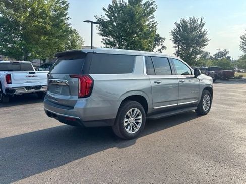 Used 2023 GMC Yukon XL SLT w/ SLT Premium Package AWD/4WD image 6