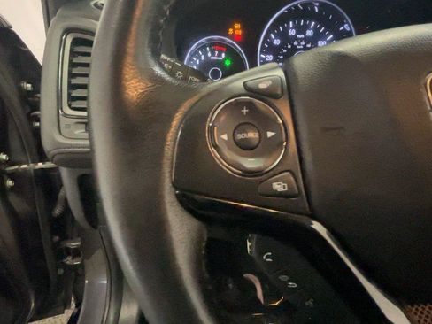 Used 2021 Honda HR-V Sport image 36