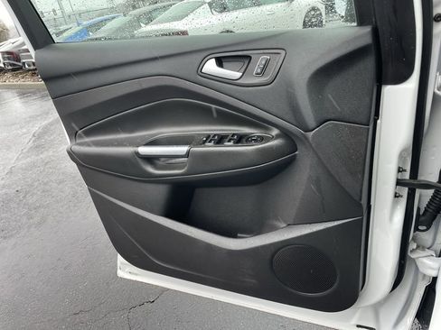 Used 2016 Ford Escape SE image 19