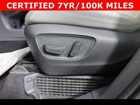 Used 2024 Toyota Sienna LE image 18