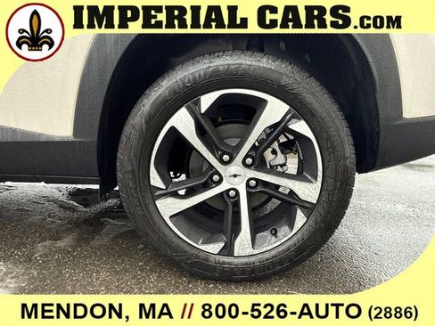 New 2026 Chevrolet Trax RS w/ Sunroof Package image 9