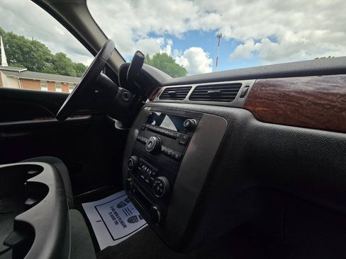 Used 2008 GMC Yukon SLE AWD/4WD image 24