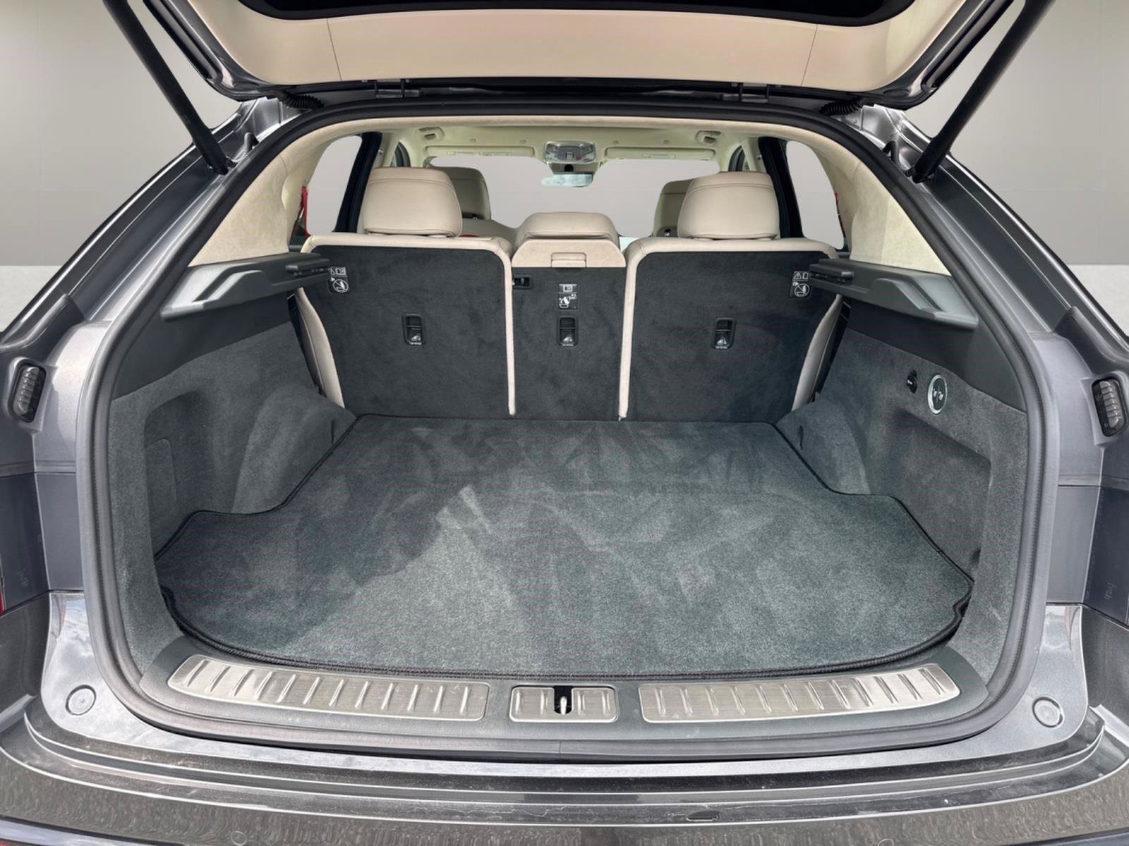 Used 2025 Genesis GV80 3.5T e-SC AWD/4WD image 12