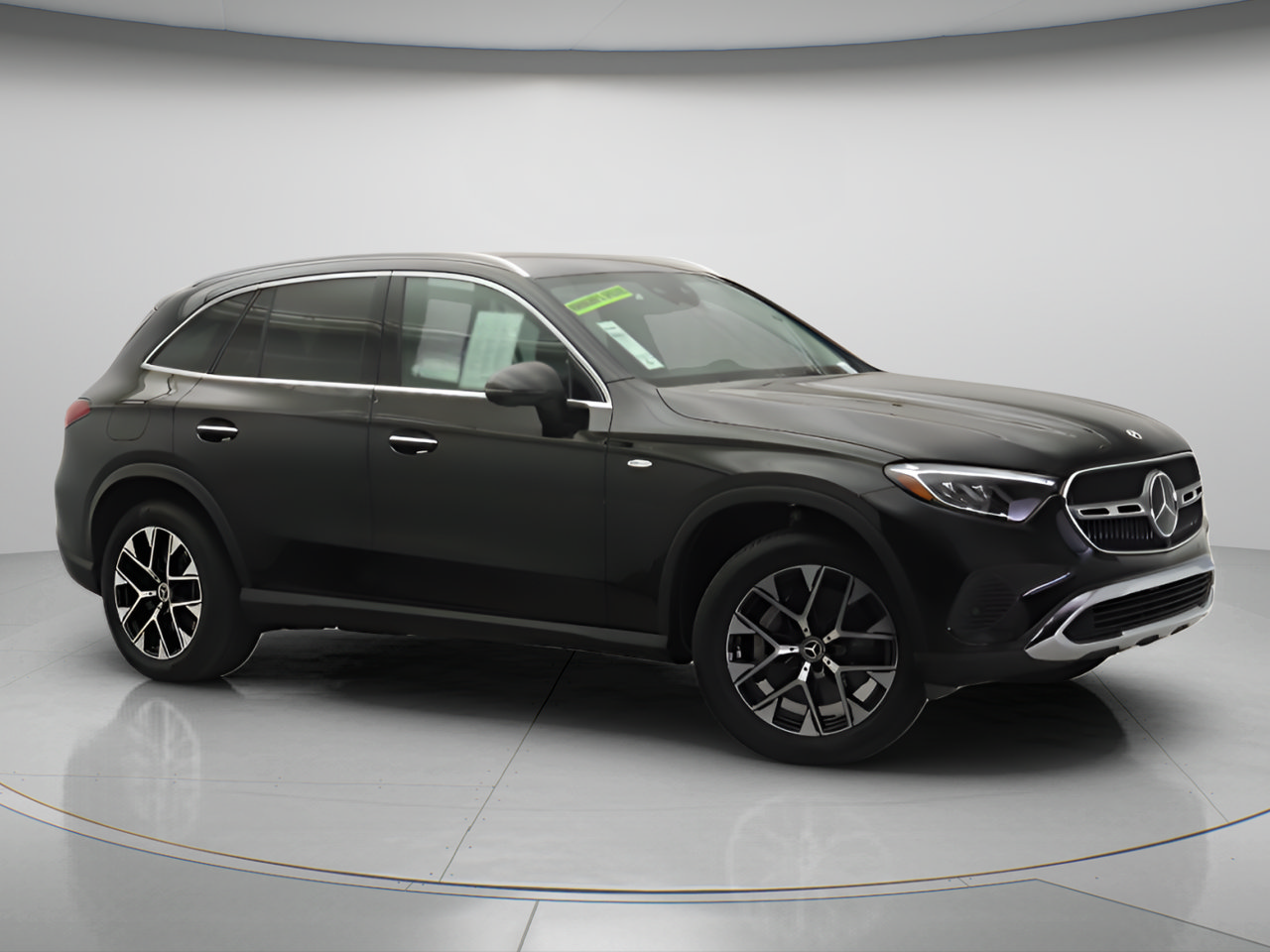 Used 2025 Mercedes-Benz GLC 350e 4MATIC image 32