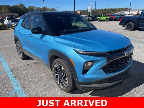 Used 2025 Chevrolet TrailBlazer RS w/ Driver Confidence Package image 4