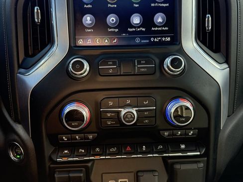 Used 2020 GMC Sierra 1500 SLT image 13