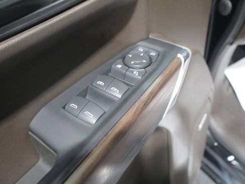 Used 2022 GMC Sierra 1500 SLT AWD/4WD image 15