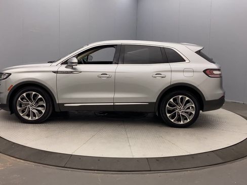 Used 2023 Lincoln Nautilus Reserve AWD/4WD image 2