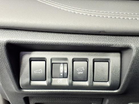 Certified 2025 Subaru Outback Limited AWD/4WD image 15
