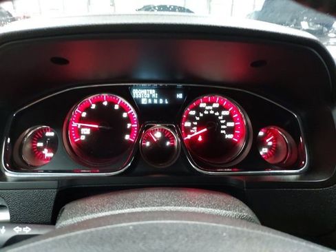 Used 2016 GMC Acadia SLE image 12